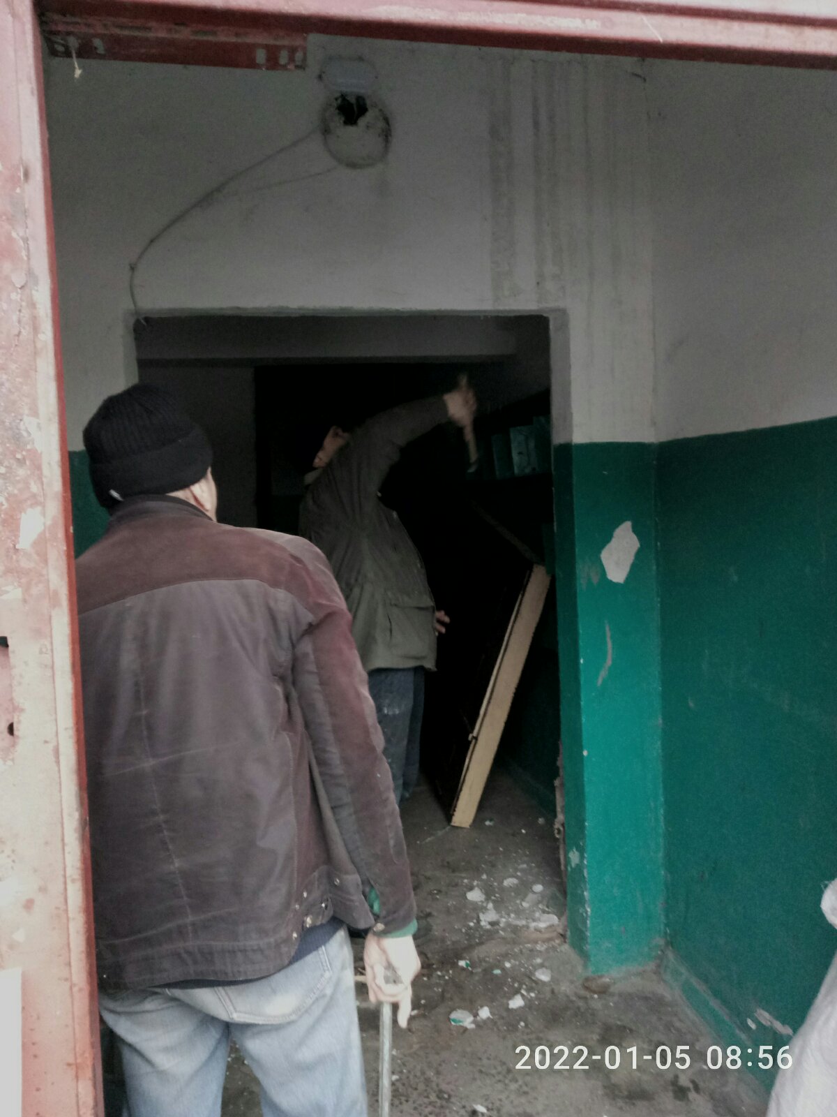 КП БМР ЖЕК 7, поточний ремонт, Встановлення других вхідних дверей за адресою Грибоєдова, 36